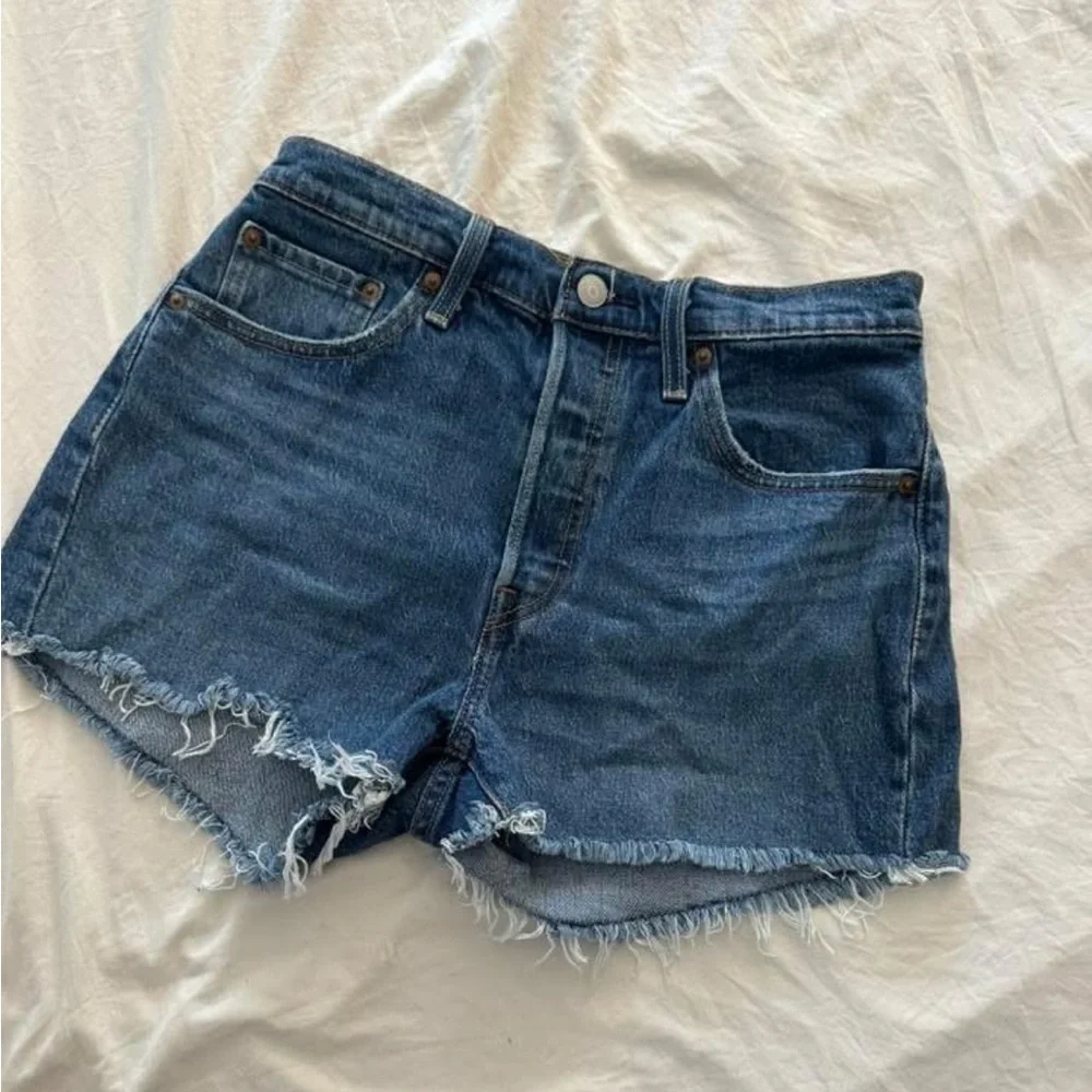 Levi 501 Shorts (Worn once) - Picture 1 of 2